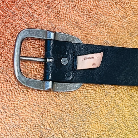 Studded Black Leather Belt Sundance Catalog Size Small, 4 to 6 - Picture 4 of 5